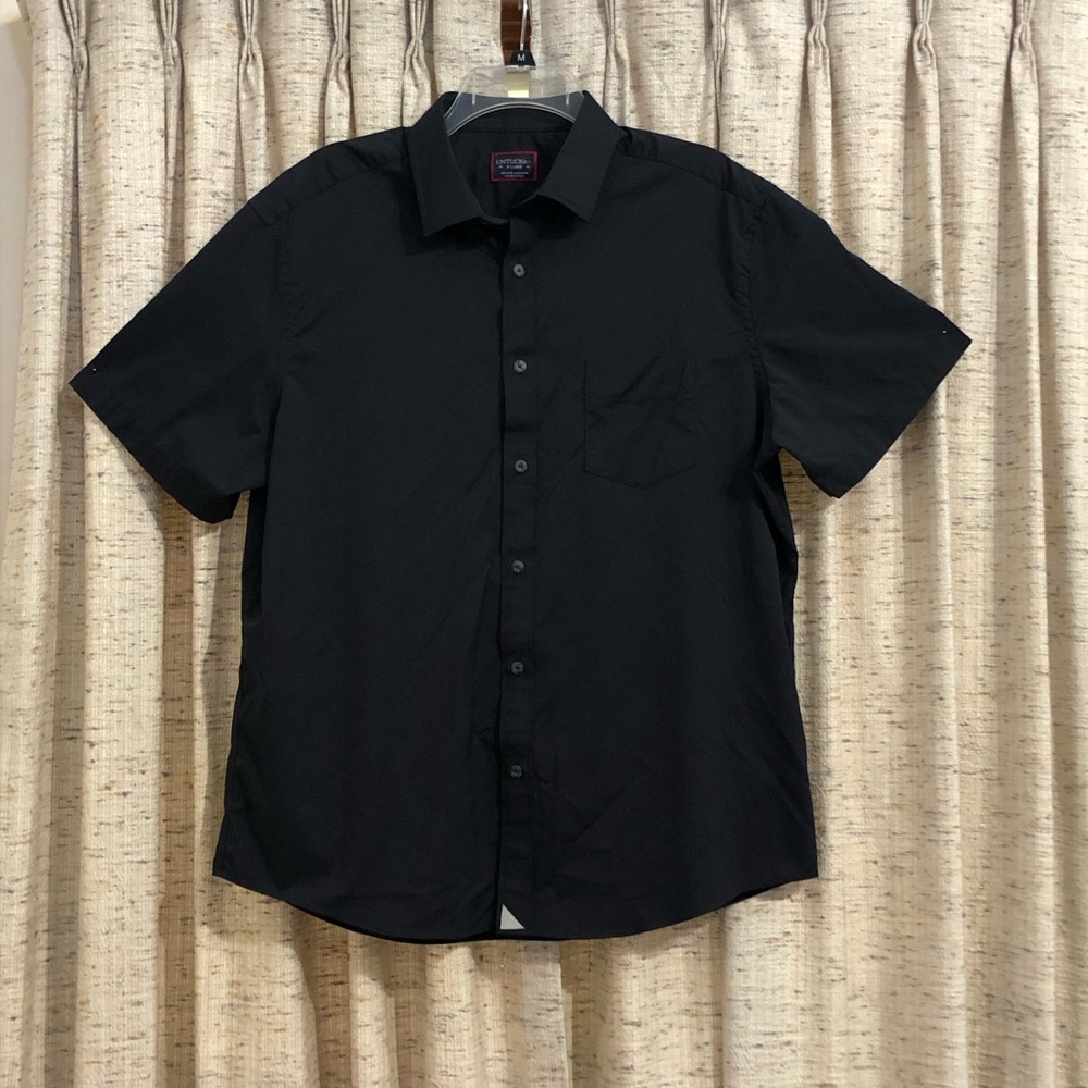 UNTUCKit Black Gironde Short Sleeve Performance Button Up Shirt